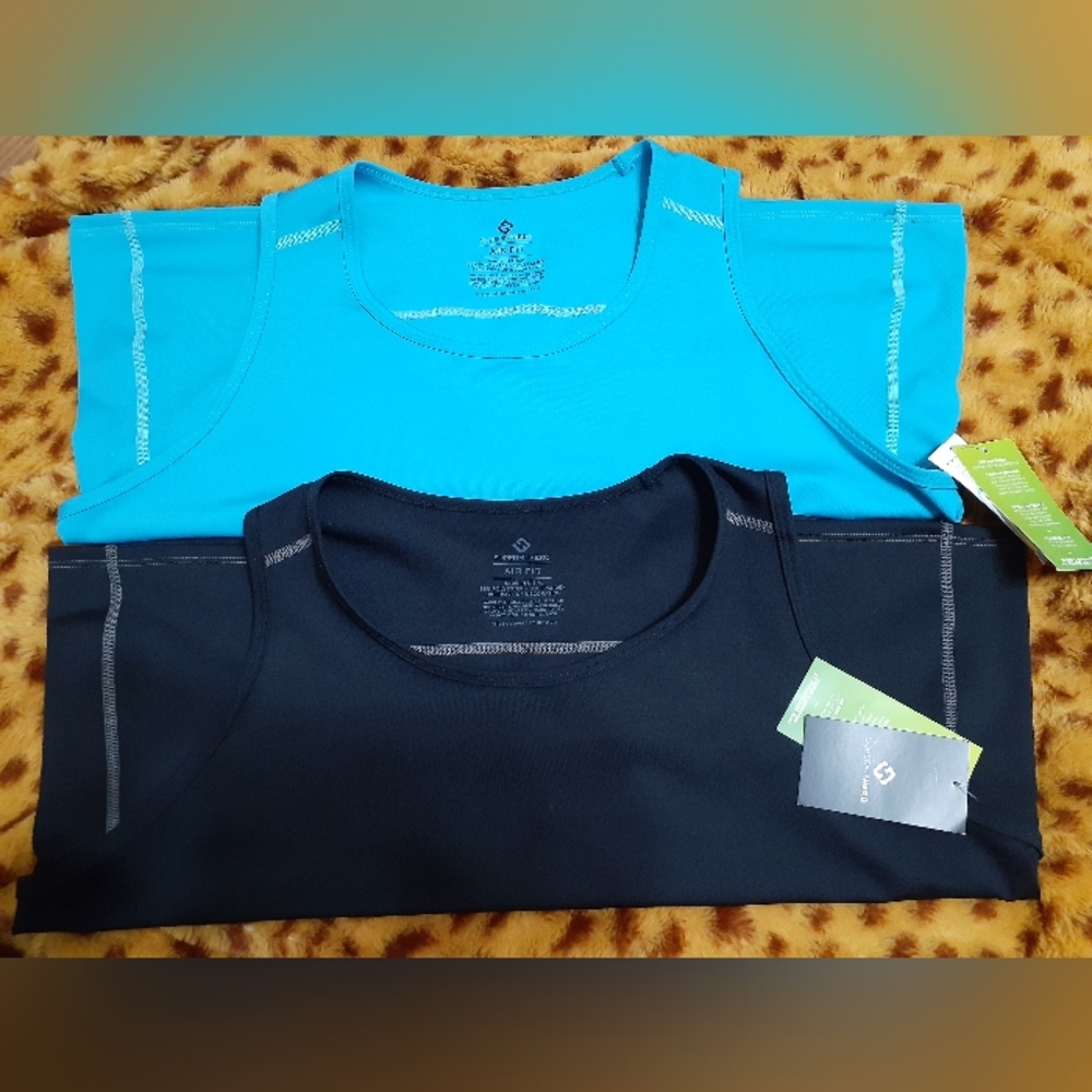 NWT Superfithero (2) Crop Tank top Size 2XL/Airfit